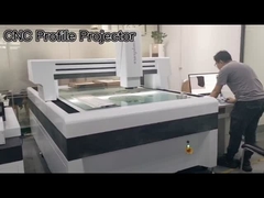 ruang pameran instrumen optik