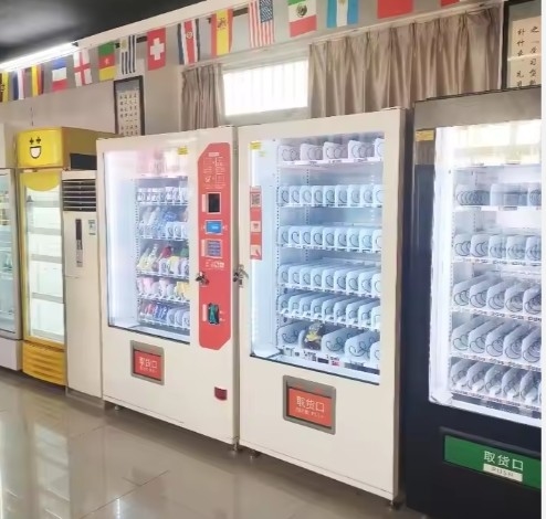 Mesin penjual otomatis dengan pemanasan cepat dan kapasitas besar untuk makanan panas dan makanan dingin